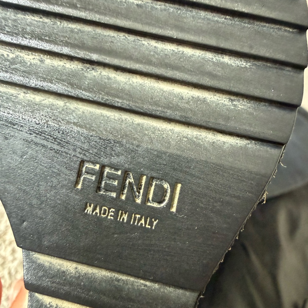 Fendi Black Leather Knee-High Wedge Boots with Textured Platform - Picture 3 of 4